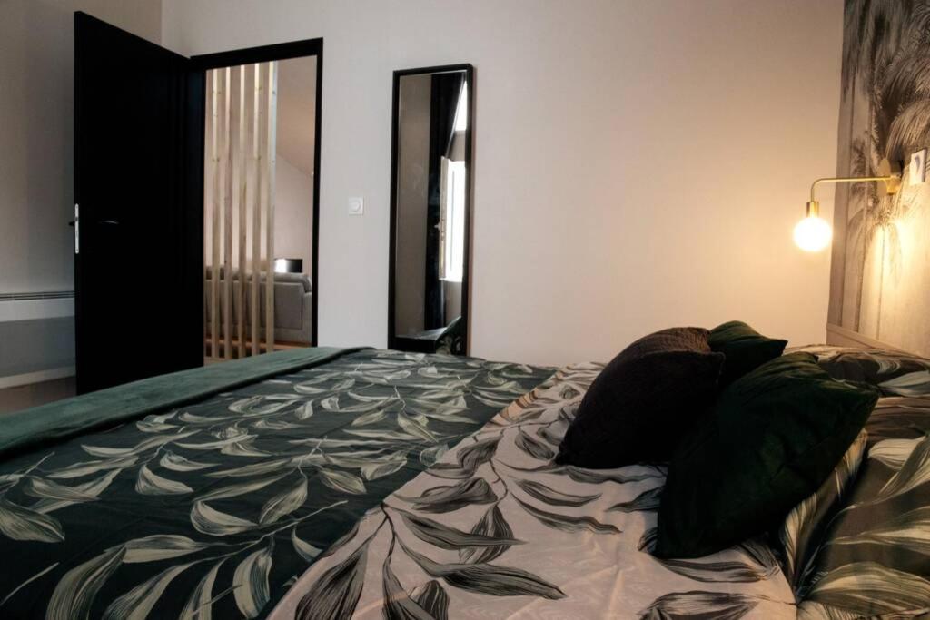 T2 Au Calme , Centre Historique , Entree Autonome Apartment