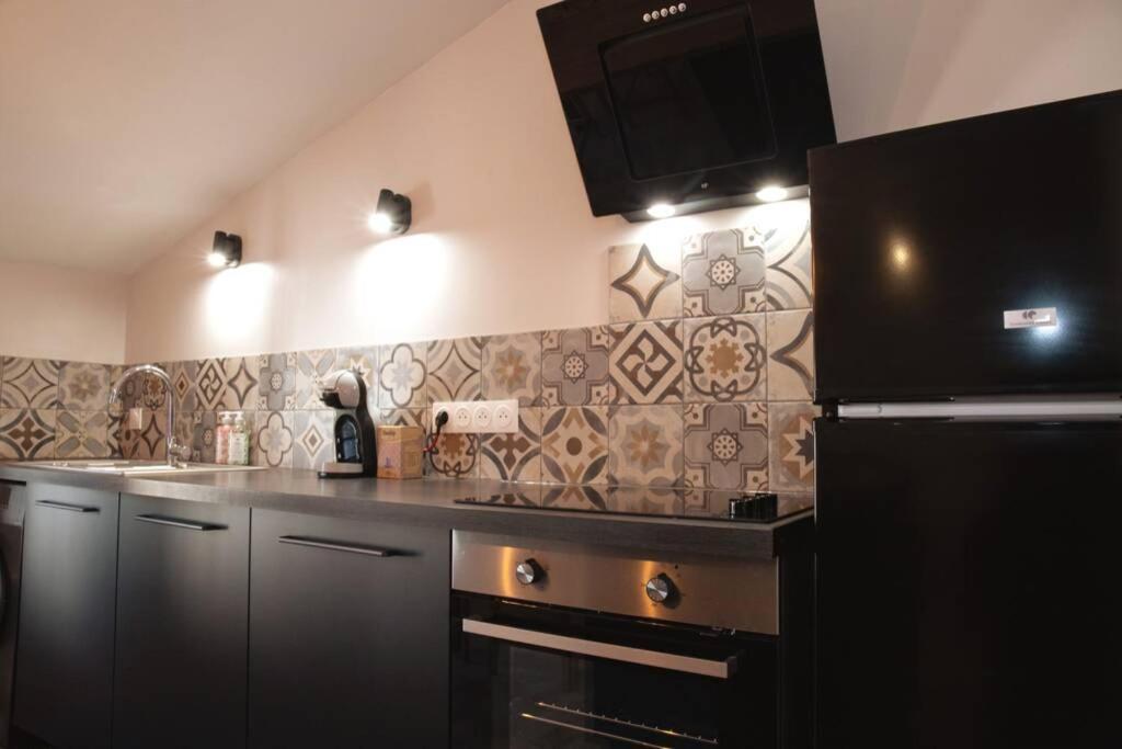 Apartment T2 Au Calme , Centre Historique , Entree Autonome *
