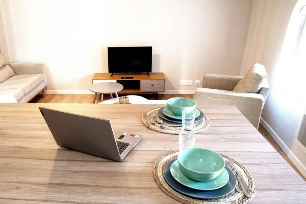 Apartment T2 Au Calme , Centre Historique , Entree Autonome